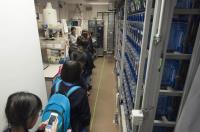 真光女子中學的學生於2016年11月28日到訪本學院期間參觀中心實驗室
